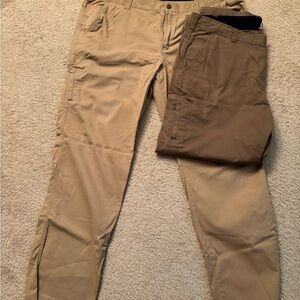 Men's Columbia Khaki cargos, 42x32 (2 available!)